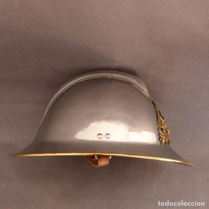 Militaria: Casco de bombero cromado. Francia - Foto 3