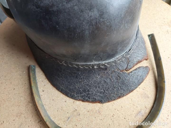 Militaria: Antiguo casco de bomberos espa&ntilde;ol - Foto 2