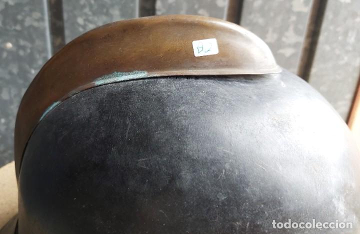 Militaria: Antiguo casco de bomberos espa&ntilde;ol - Foto 4