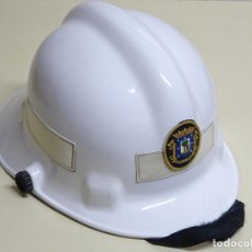 Militaria: CASCO DE BOMBERO. DEPARTAMENTOS DE BOMBEROS DE MADRID. 770GR