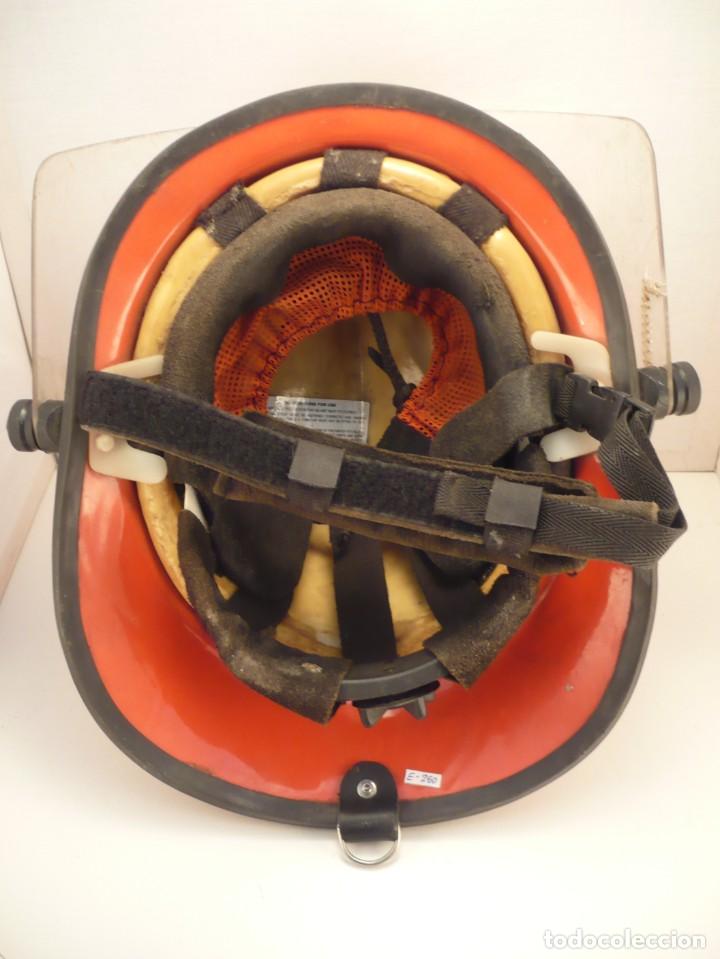 Militaria: casco espa&ntilde;ol de bombero de La Armada - Foto 3