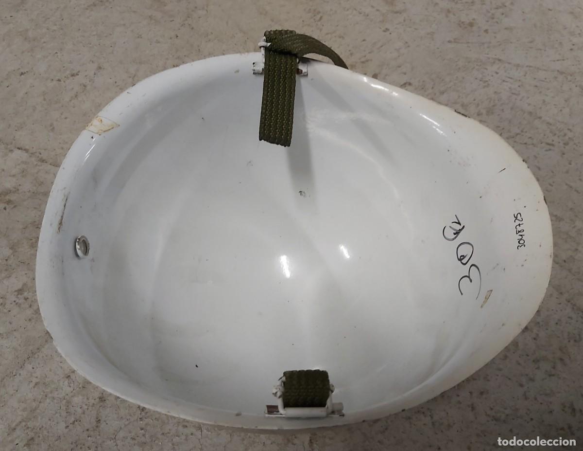 Militaria: Casco de la PM, sin interior - Foto 3