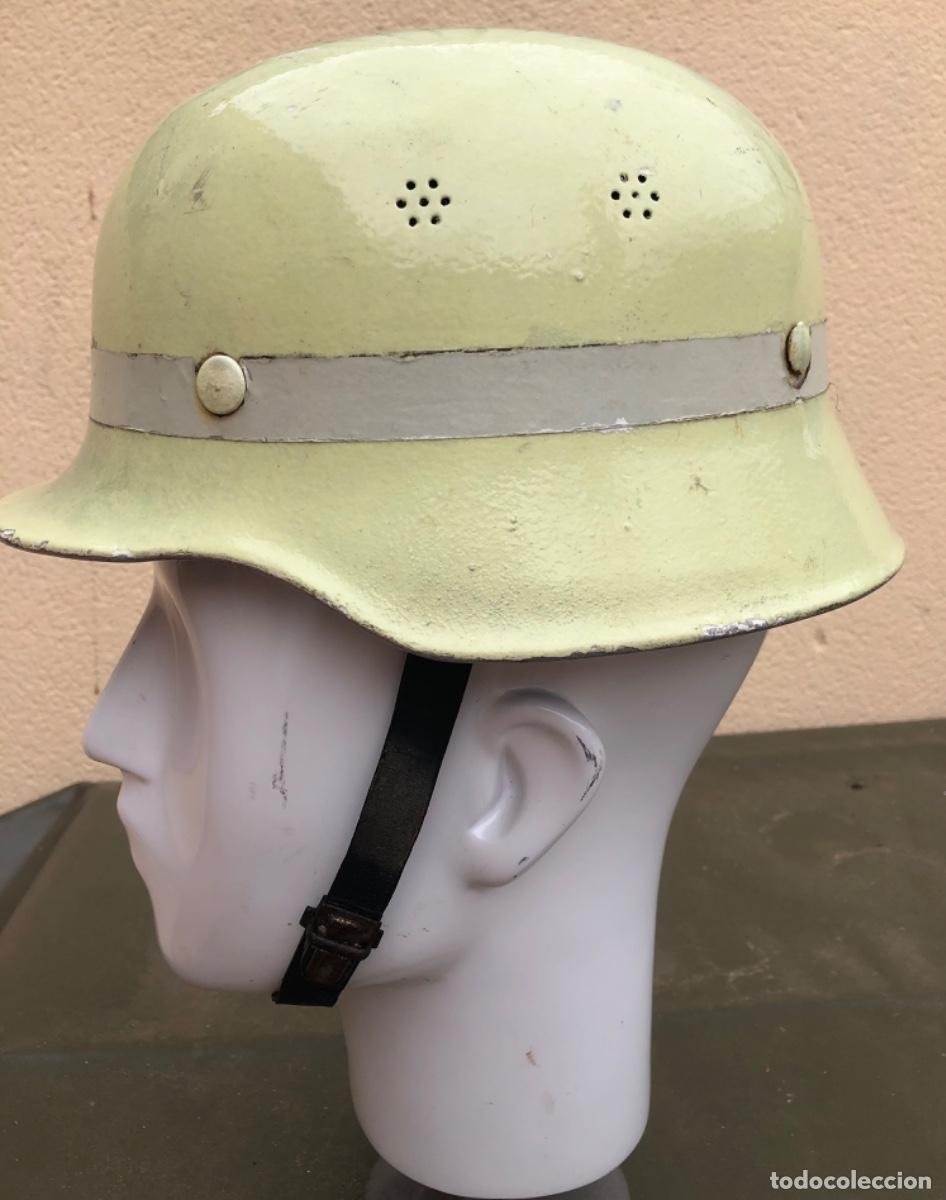 Militaria: CASCO M-34. BOMBERO ALEM&Aacute;N. LUMINISCENTE. - Foto 2