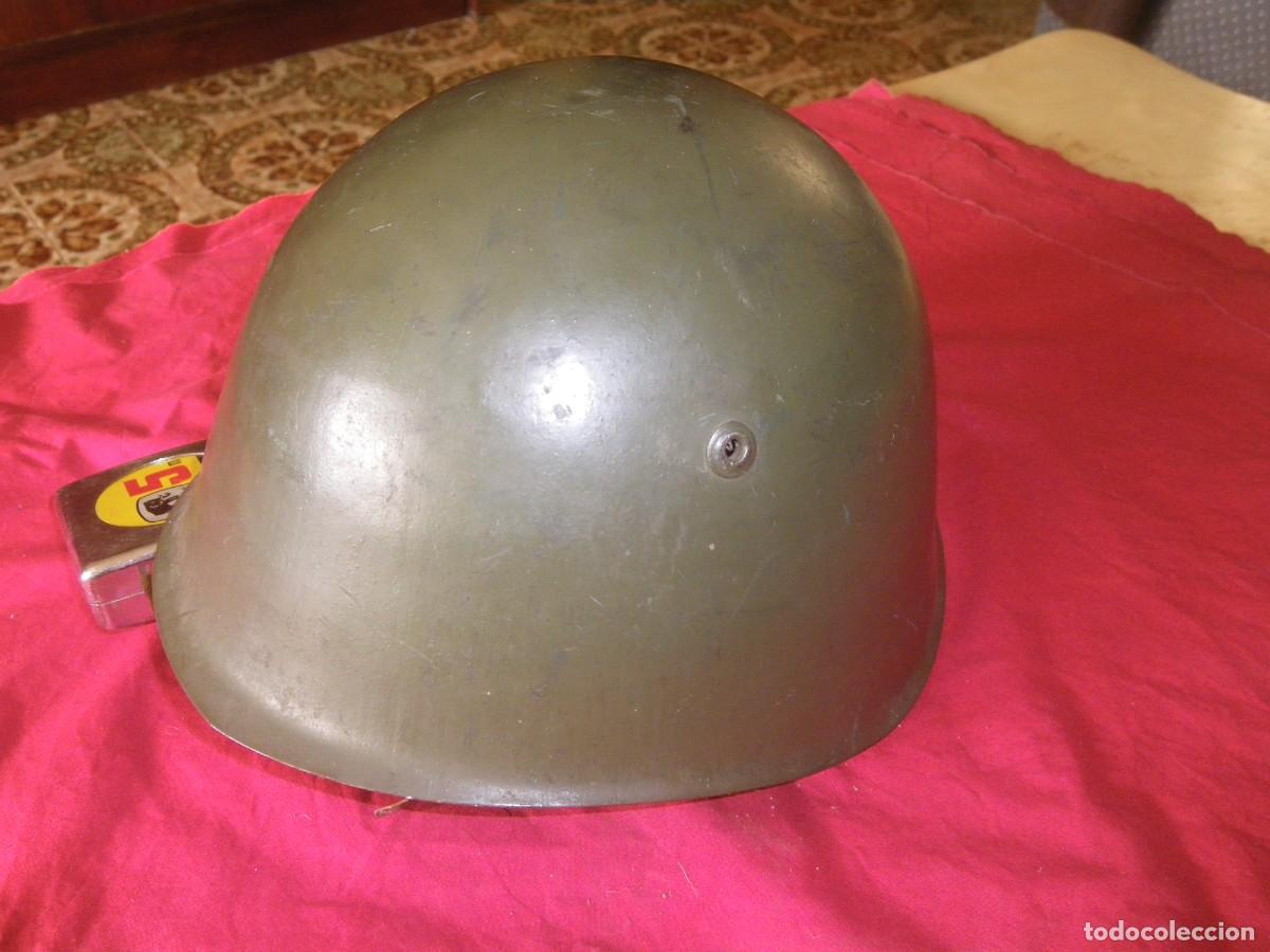 Militaria: CASCO ANTIGUO , CORREAJE DE CUERO , A CATALOGAR - Foto 1