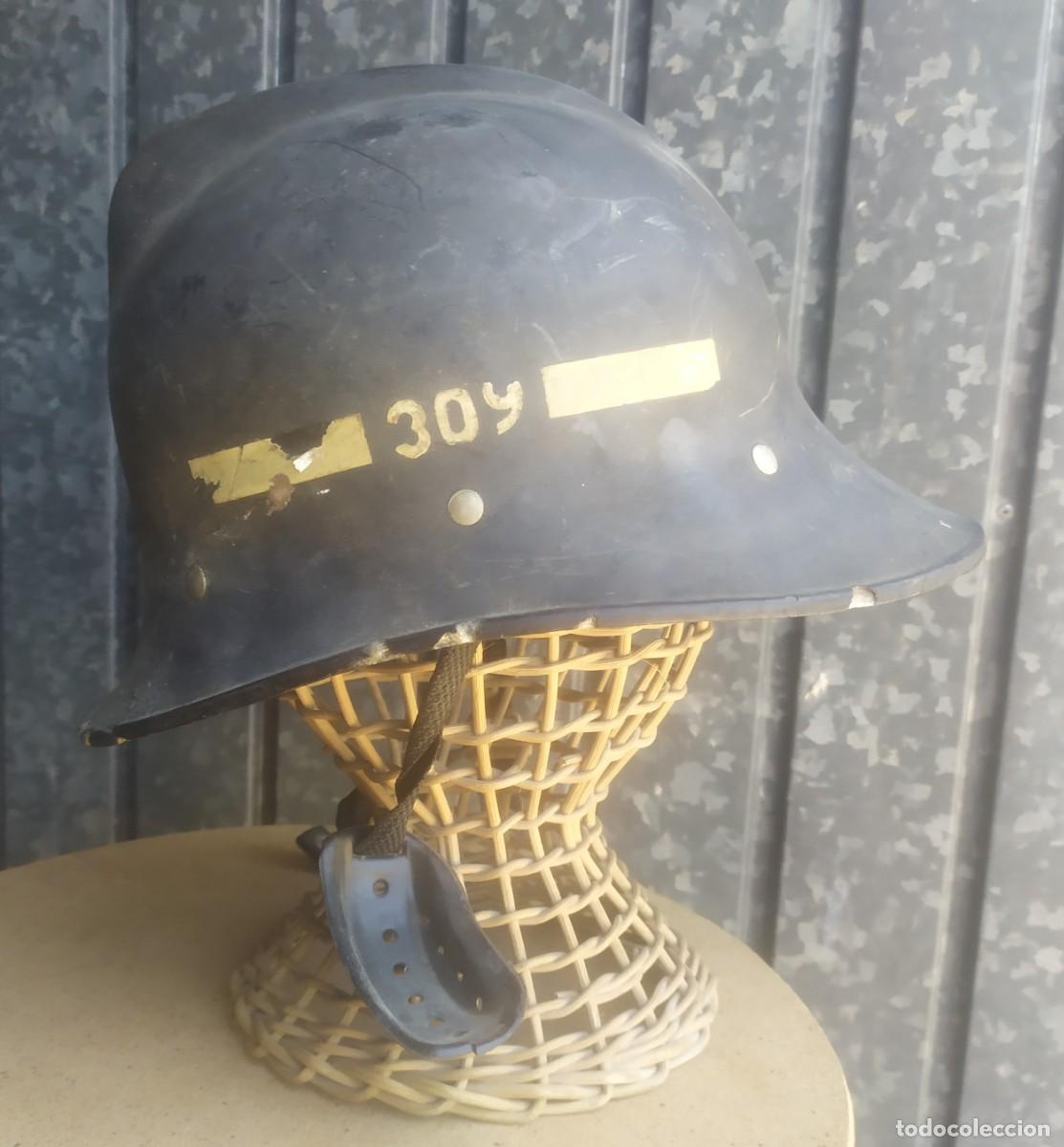 Militaria: Casco de bombero, a restaurar - Foto 4