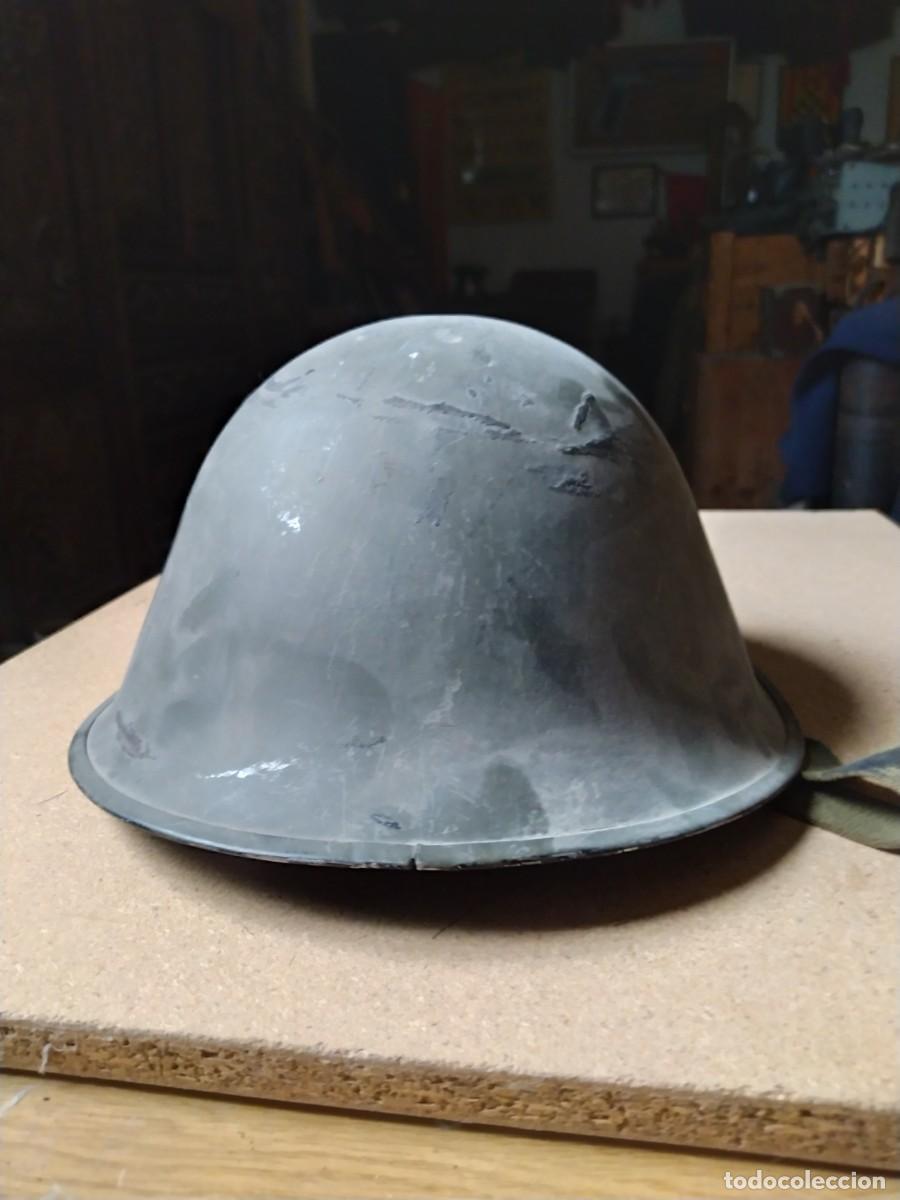 Militaria: Casco ingl&eacute;s - Foto 1