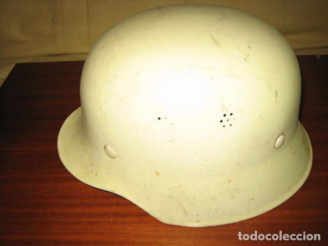 Militaria: Casco de bombero aleman - Foto 1