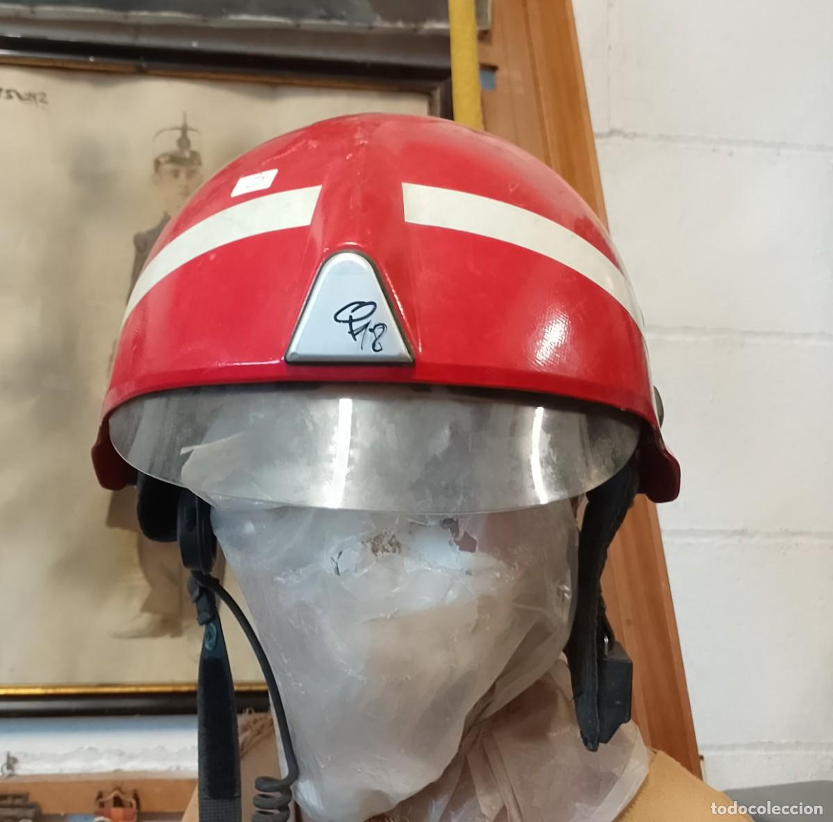 Militaria: Casco de bombero con cable jack o similar - Foto 1