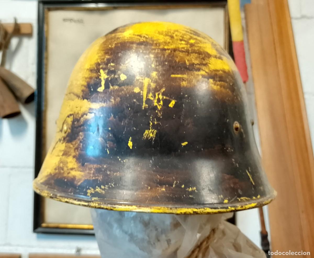 Militaria: Casco de bombero suizo - Foto 2