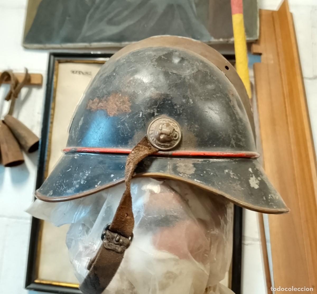 Militaria: Antiguo casco de bombero - Foto 2