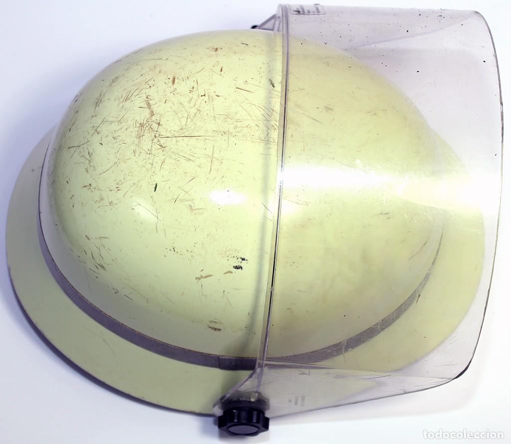 Militaria: Casco de bombero alem&aacute;n - Foto 5