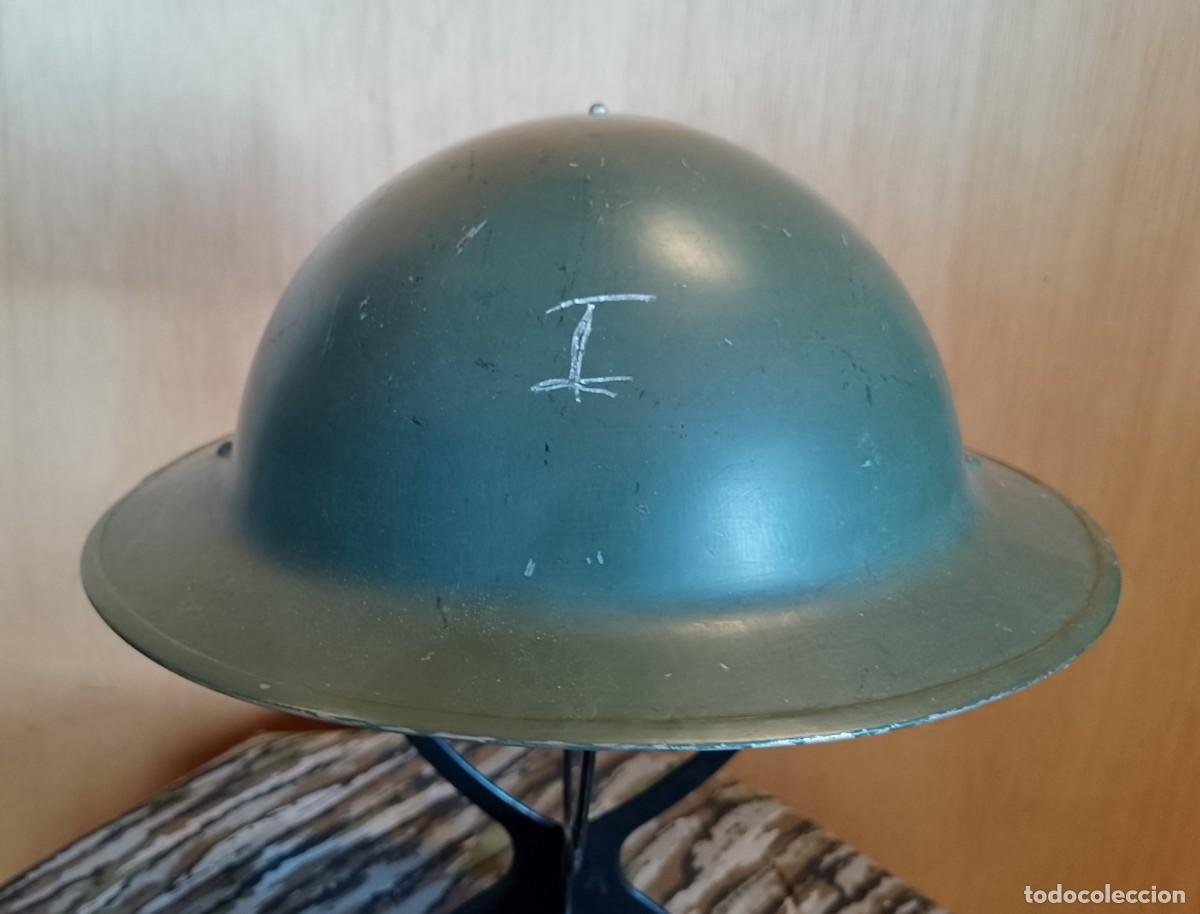 Militaria: Casco ingl&eacute;s, marcado 1938 - Foto 1