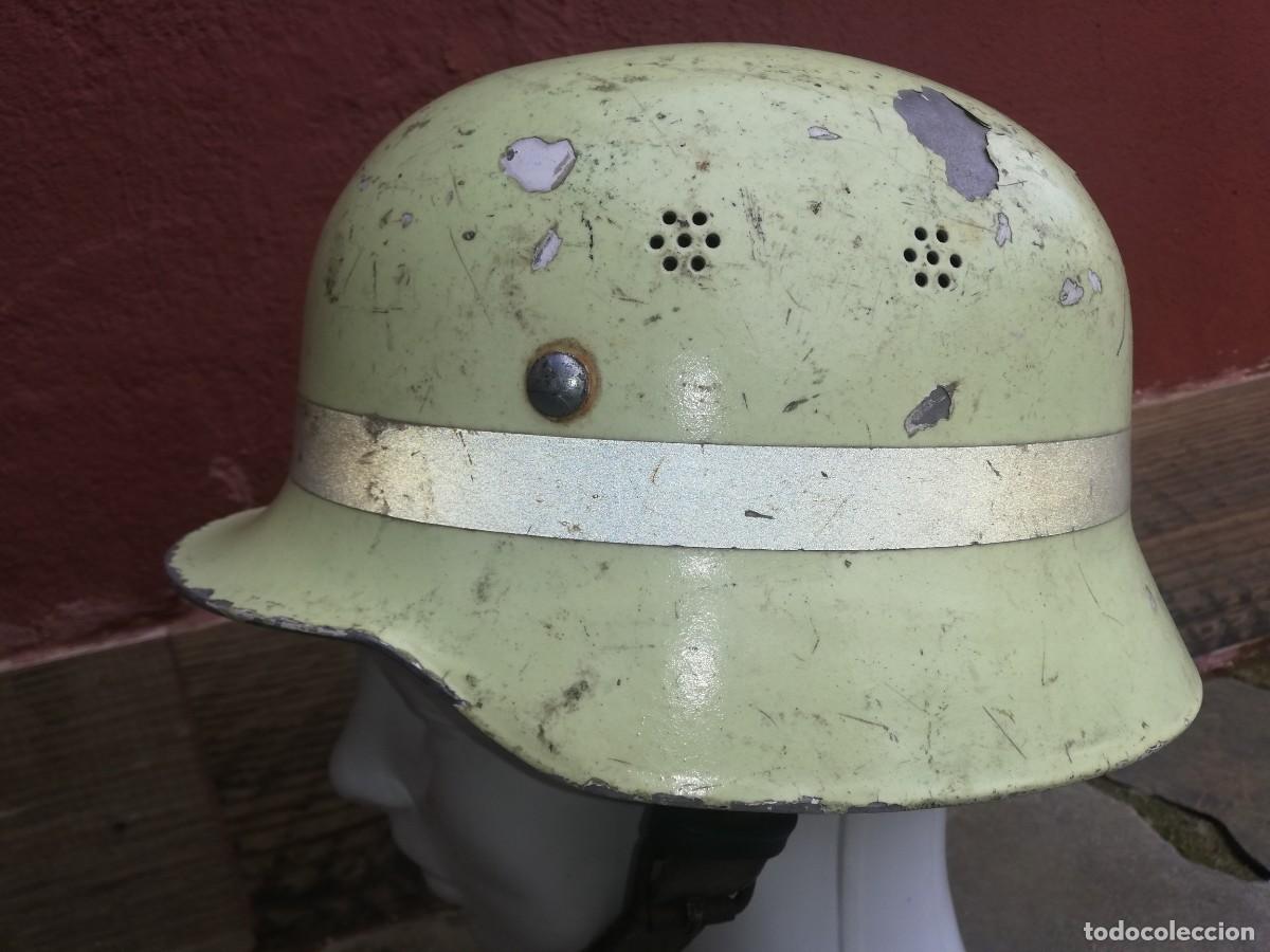 Militaria: Casco alem&aacute;n de bombero M34 - Foto 7