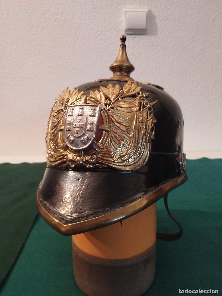 Militaria: Casco de soldado de la Guardia Nacional Republicana Portuguesa, estilo Pickelhaube, modelo 1910