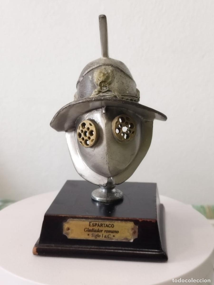 Militaria: Reproducci&oacute;n del Casco de Espartaco Miniatura Colecci&oacute;n Salvat Gladiador Romano