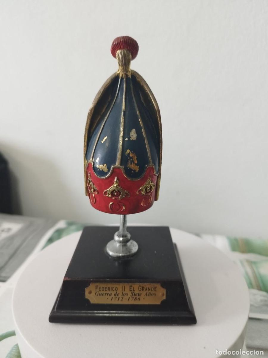Militaria: Reproducci&oacute;n del Casco de Federico II El Grande Miniatura Colecci&oacute;n Salvat Guerra de los Siete A&ntilde;os