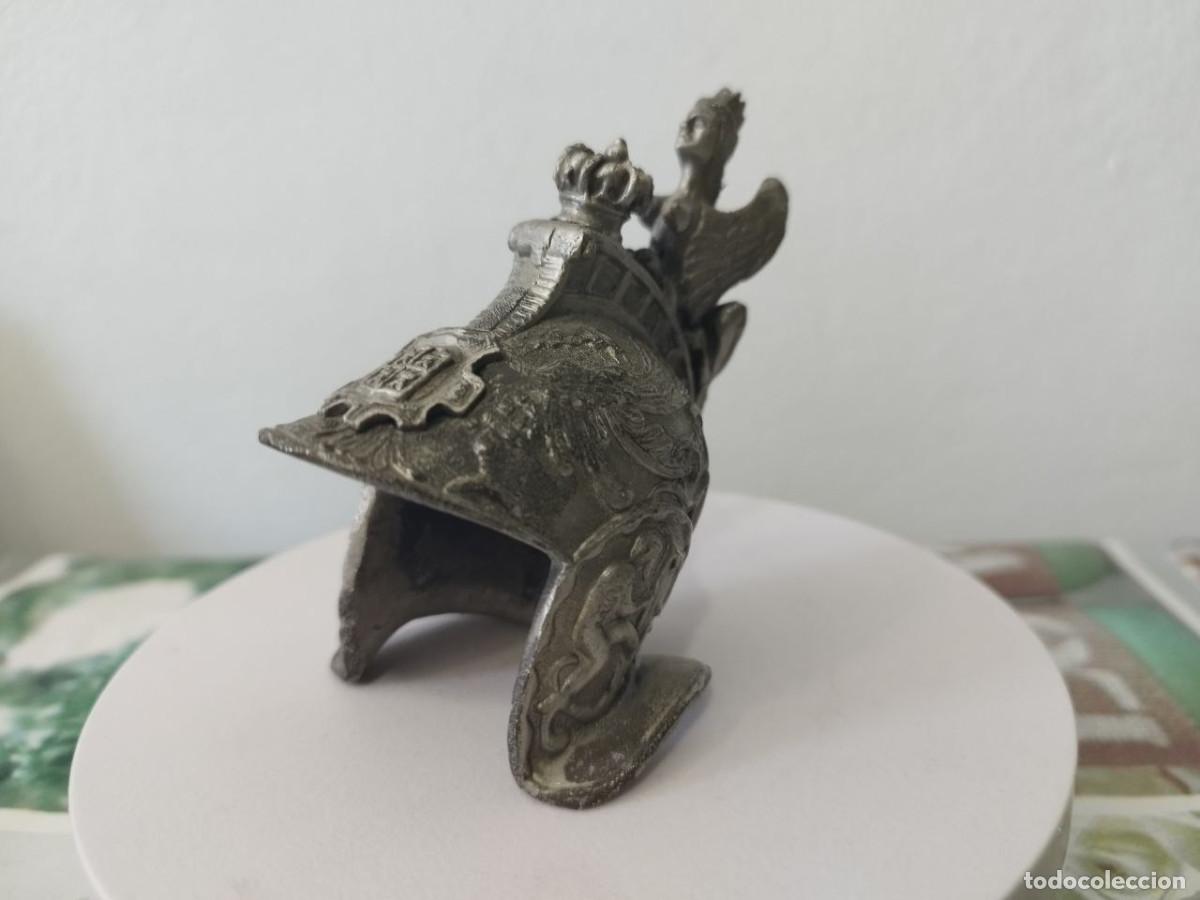 Militaria: Reproducci&oacute;n del Casco de Carlos I de Espa&ntilde;a y V de Alemania Miniatura Colecci&oacute;n Salvat