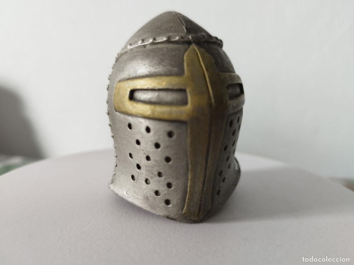 Militaria: Reproducci&oacute;n del Casco de San Luis IX de Francia Miniatura Colecci&oacute;n Salvat Las Cruzadas 1214-1270