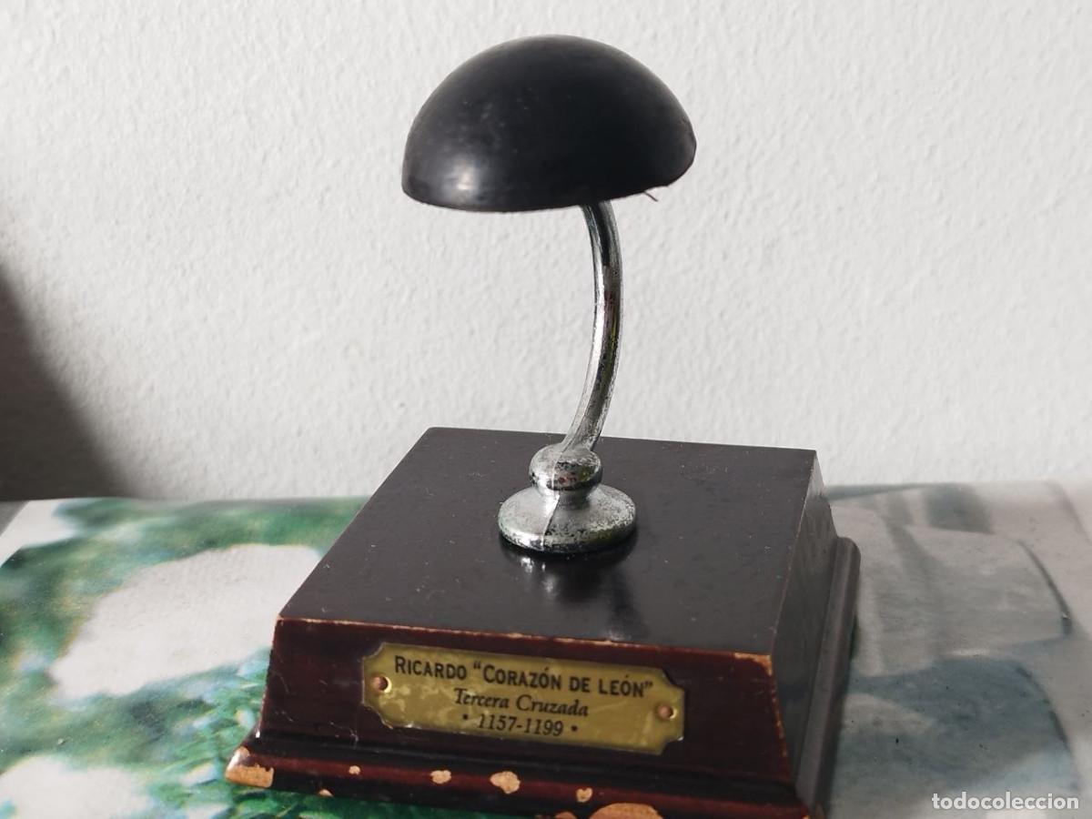 Militaria: Base del Casco de Ricardo &rdquo;Coraz&oacute;n de Le&oacute;n&rdquo; de la Colecci&oacute;n de Cascos de Salvat Tercera Cruzada