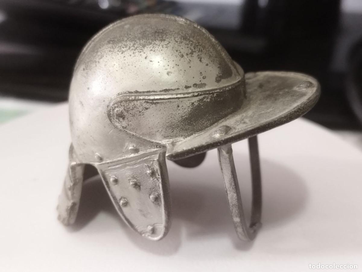 Militaria: Reproducci&oacute;n del Casco Oliver Cromwell Miniatura Colecci&oacute;n Salvat (siglo XVII)