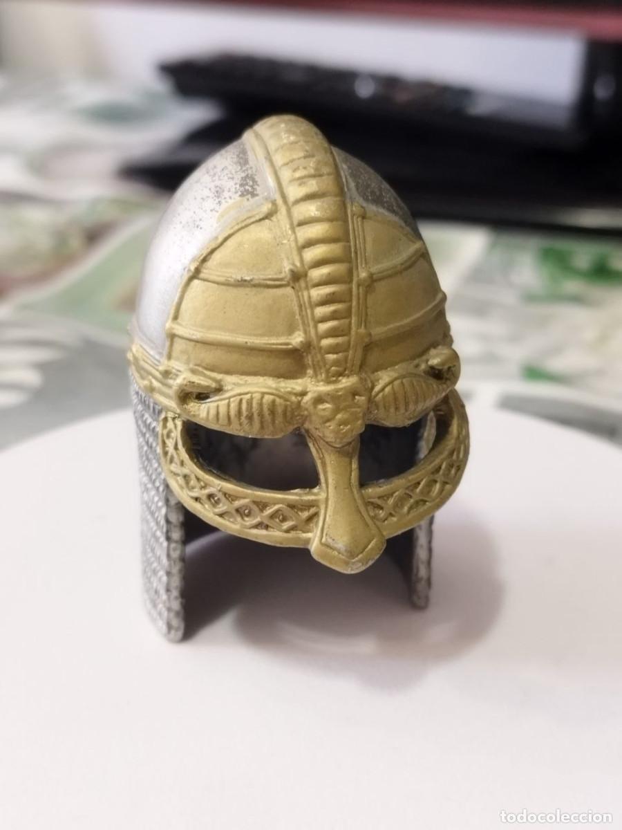 Militaria: Reproducci&oacute;n del Casco de Eric el Rojo Expansi&oacute;n Vikinga Siglo X Miniatura Colecci&oacute;n Salvat