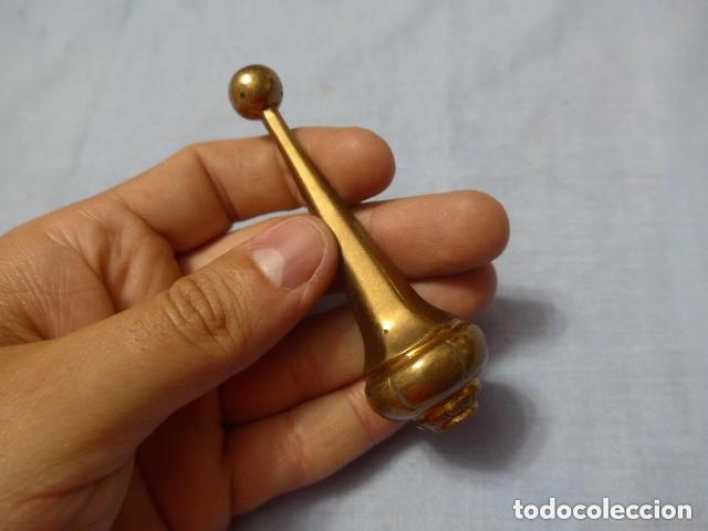 Militaria: Antiguo y raro pincho de casco de caballeria, muy pesado.
