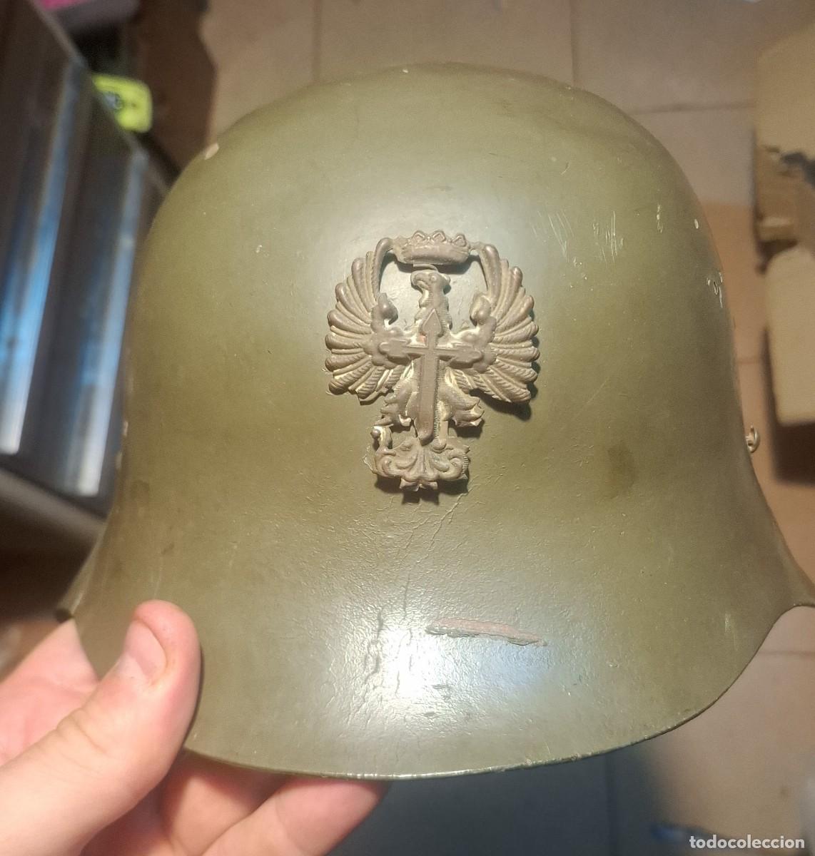 Militaria: Casco Z42/79 del Ejercito de Espa&ntilde;a, cuero. Utilizado por oficiales para desfiles.