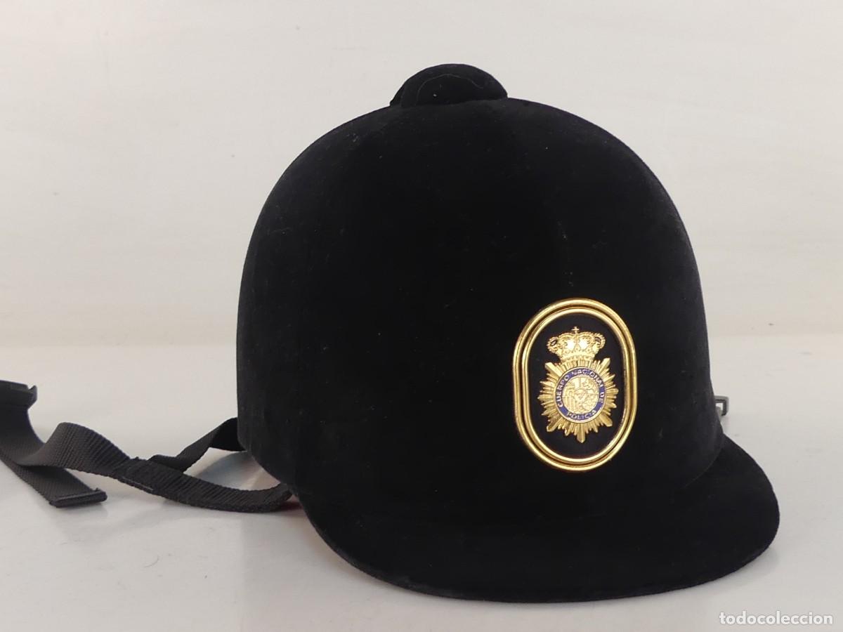 Militaria: casco jinete polic&iacute;a nacional