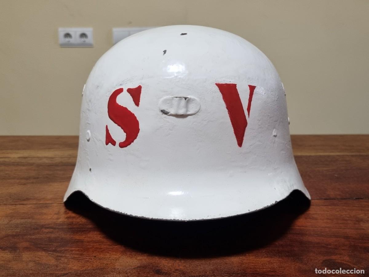Militaria: Casco Z42 destinado al Servico de Vigilancia