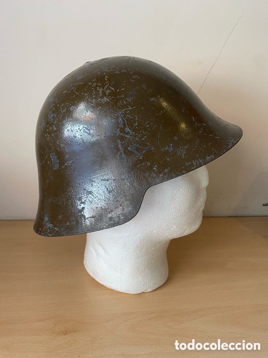 Militaria: Casco Aza&ntilde;a mod 38 Guerra Civil con la pintura de f&aacute;brica