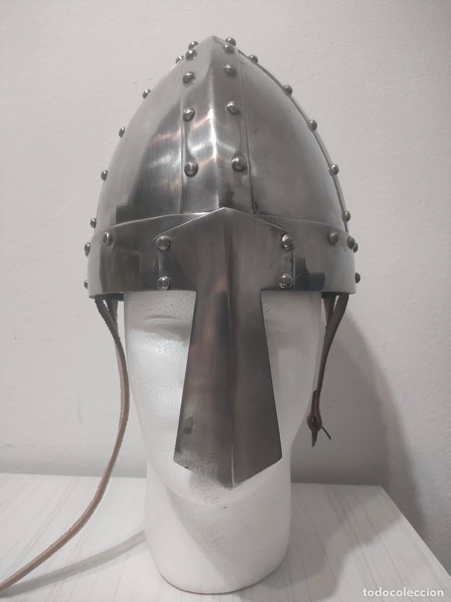 Militaria: Casco medieval met&aacute;lico siglo X - XI