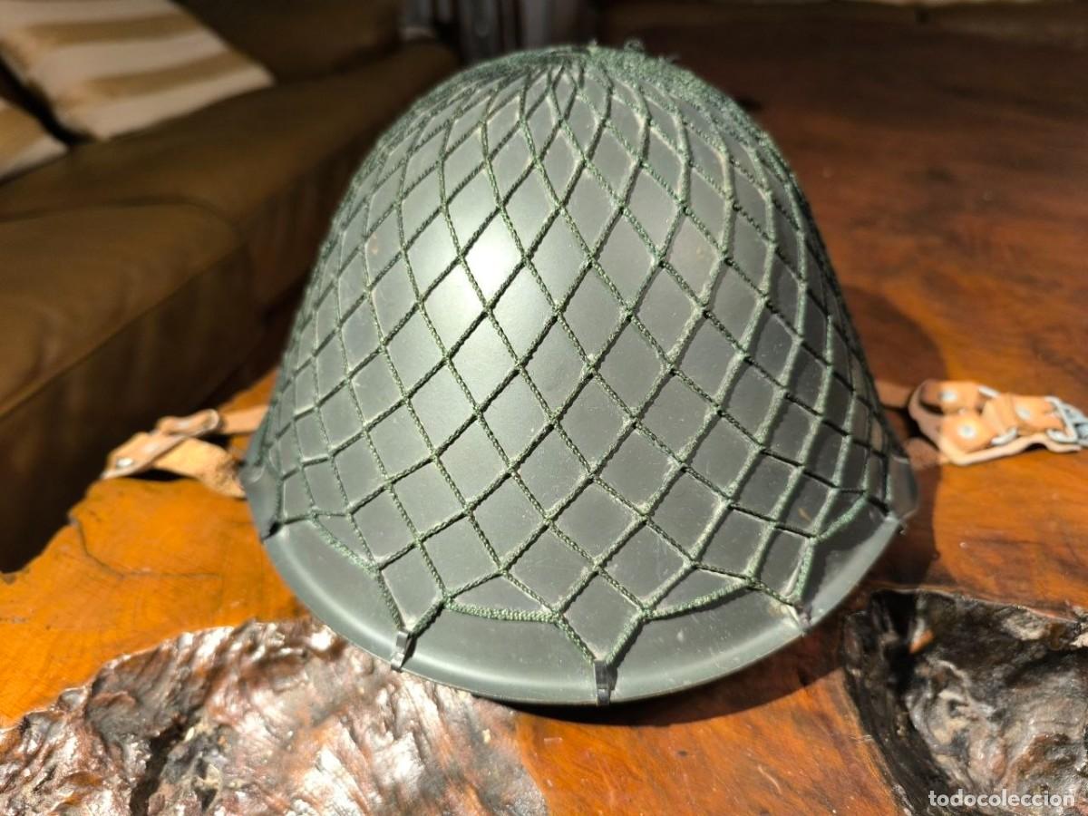 Militaria: Casco de acero ejercito alem&aacute;n de la Rep&uacute;blica Democr&aacute;tica de Alemania oriental comunista a&ntilde;o 1956