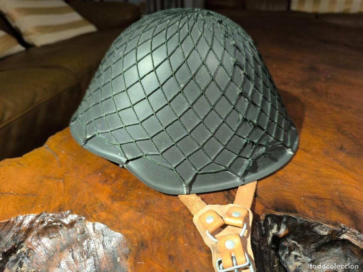 Militaria: Casco de acero ejercito alem&aacute;n de la Rep&uacute;blica Democr&aacute;tica de Alemania oriental comunista a&ntilde;o 1956