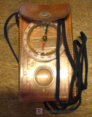 Militaria: Br&uacute;jula con funda de cuero - Foto 1