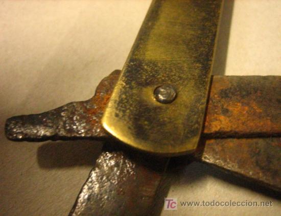 Militaria: Navaja de capar - Foto 2