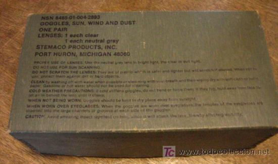 Militaria: Caja de cart&oacute;n con 5 botes vac&iacute;os - Foto 1