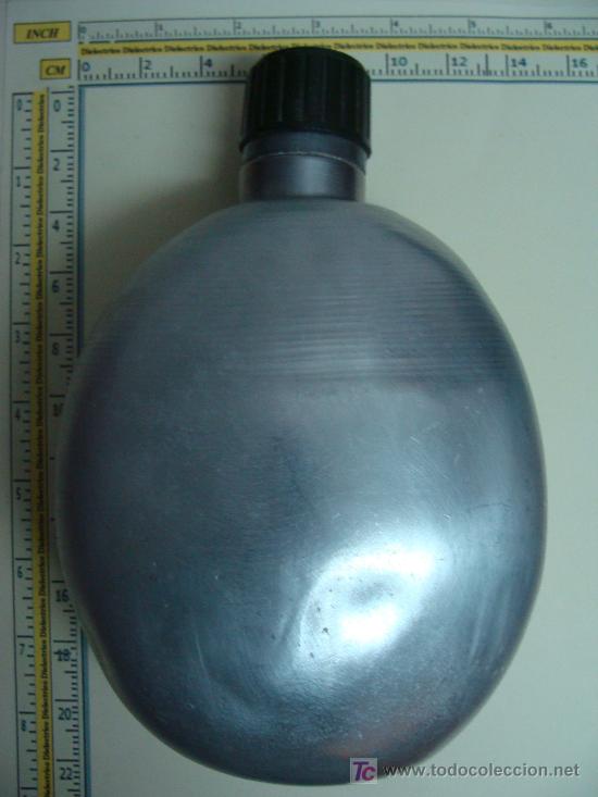Militaria: CANTIMPLORA DE ALUMINIO. CUBIERTA DE PIEL VERDE. ANTIGUA. . - Foto 2