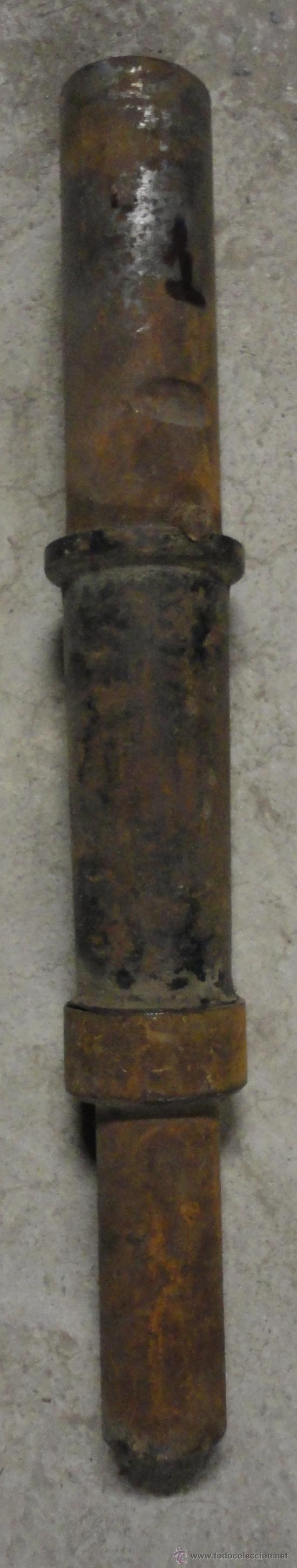 Militaria: Eje de rueda de ca&ntilde;&oacute;n, de 20 mm. - Foto 1