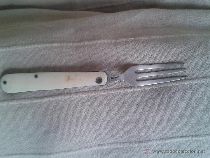 Militaria: antiguo tenedor pegable - Foto 2