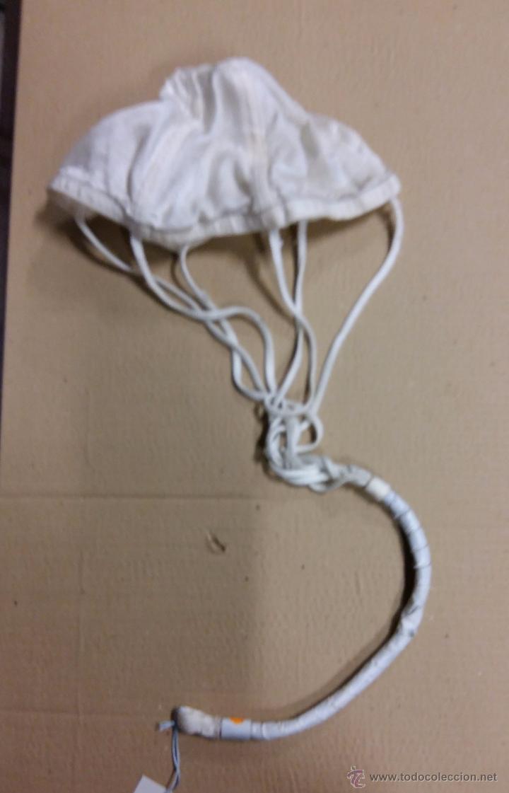 Militaria: Paraca&iacute;das de se&ntilde;ales - Foto 1