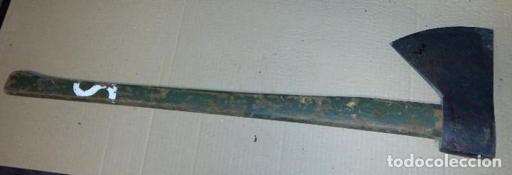 Militaria: Hacha con marcaje de Ingenieros - Foto 1
