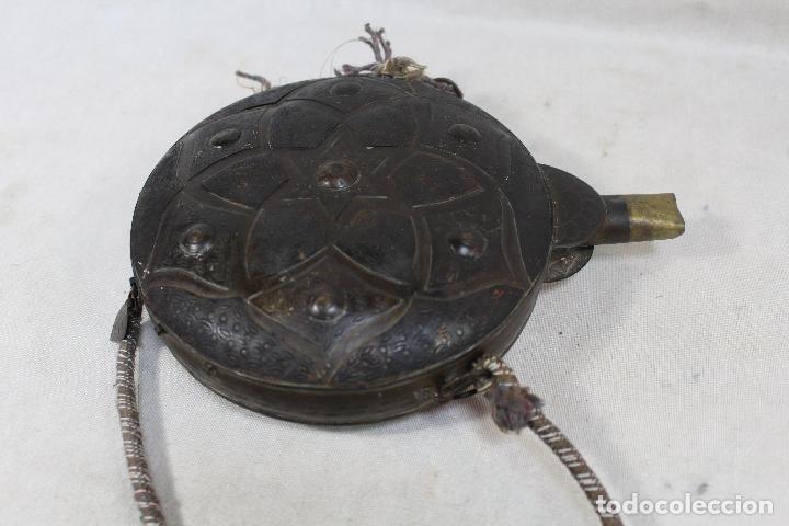 Militaria: cantimplora polvorera antigua de metal - Foto 7