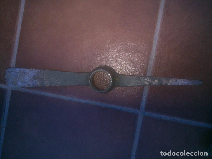 Militaria: ANTIGUO PICO MILITAR EJERCITO - Foto 1