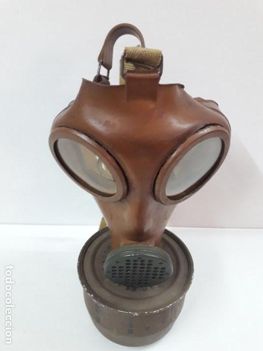 Militaria: MASCARA DE GAS CON SU BOTE - Foto 3