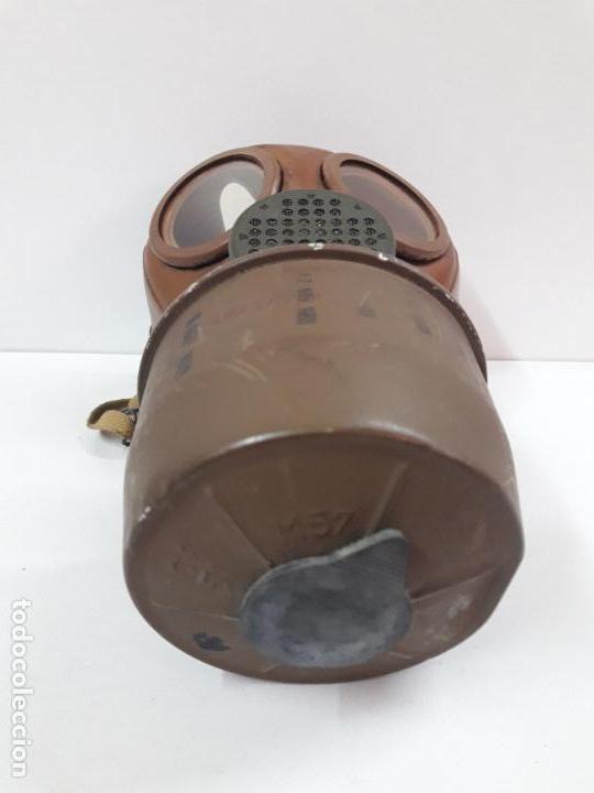 Militaria: MASCARA DE GAS CON SU BOTE - Foto 14