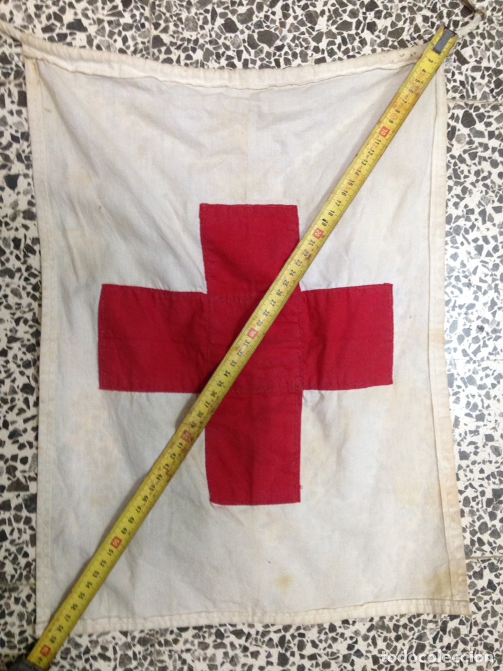 Bandera Blanca Con Rayas Rojas Cruzadas