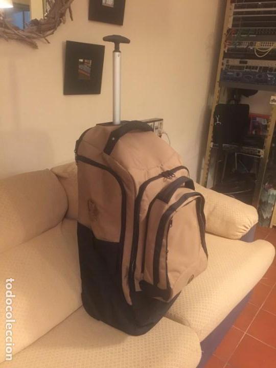 Maleta trolley EASTPAK Strapverz S Camo