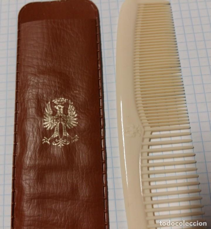Militaria: Peine con funda del Ej&eacute;rcito Espa&ntilde;ol, &eacute;poca de Franco - Foto 2