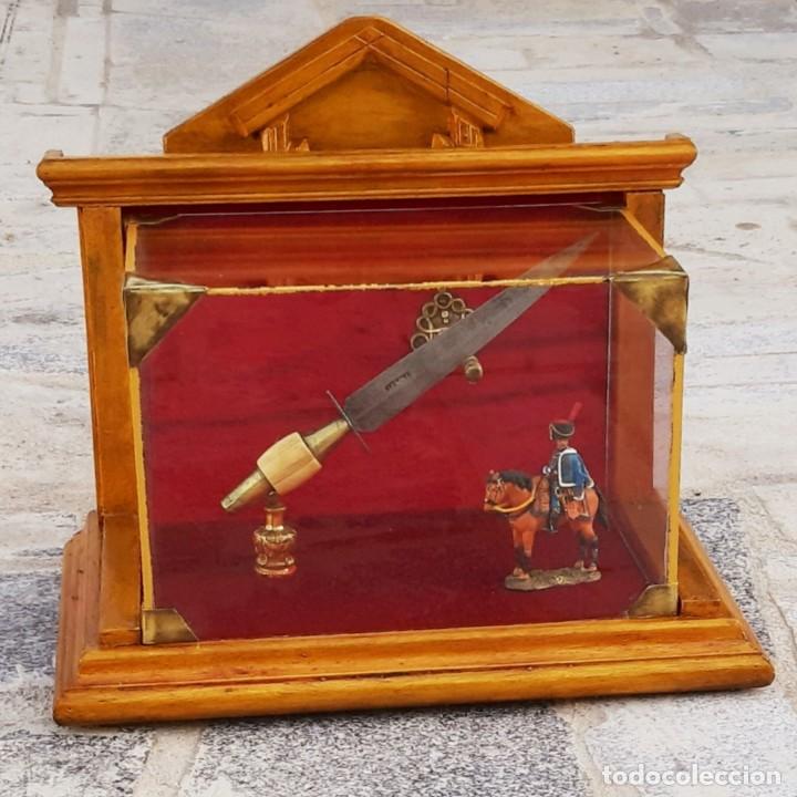 Militaria: Vitrina con tem&aacute;tica militar - Foto 3