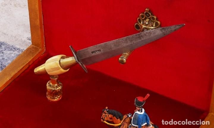 Militaria: Vitrina con tem&aacute;tica militar - Foto 6